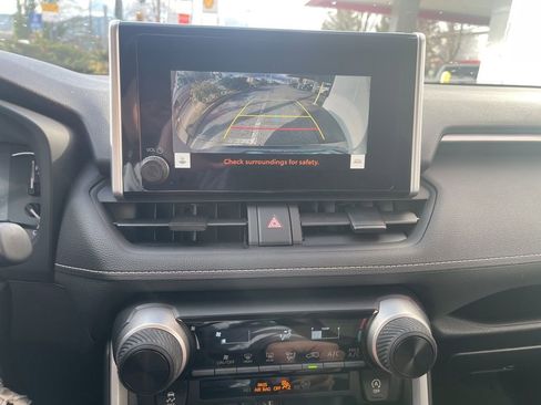 Used 2025 Toyota RAV4 LE image 22