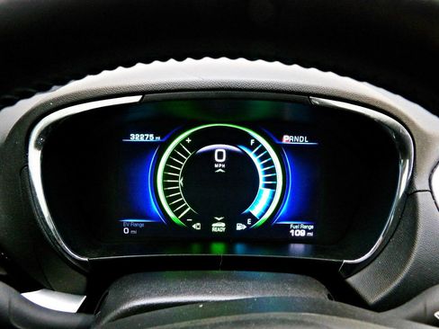 Used 2018 Chevrolet Volt Premier FWD image 15