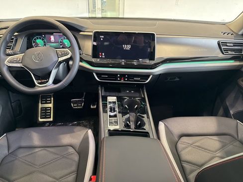 New 2026 Volkswagen Atlas Peak Edition image 11