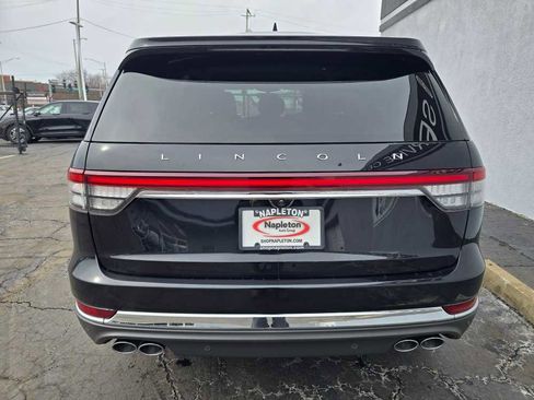 Used 2023 Lincoln Aviator AWD image 11