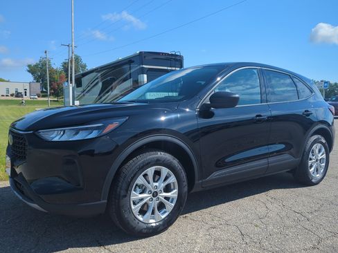 New 2025 Ford Escape Active w/ Cold Weather Package image 2