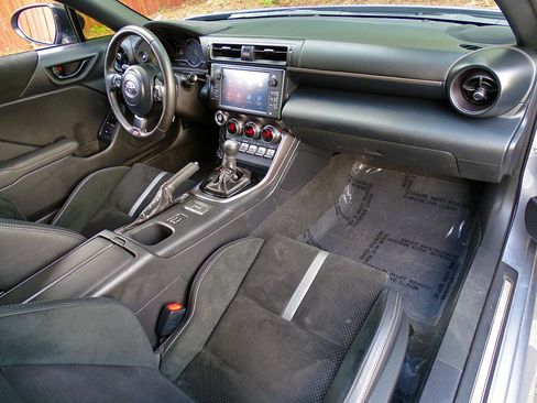 Used 2023 Toyota GR86 Premium RWD image 27