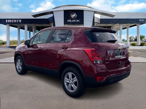 Used 2021 Chevrolet Trax LS w/ Tint and Cruise Package image 5