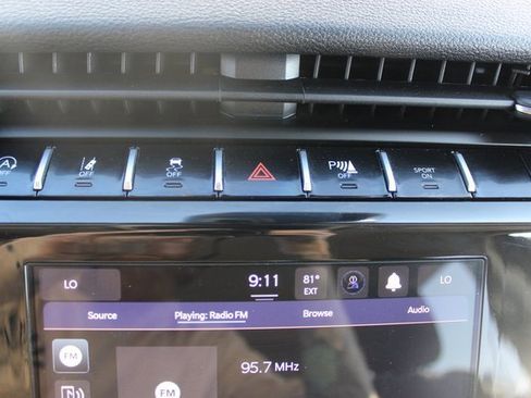 Used 2023 Jeep Grand Cherokee L Laredo image 12