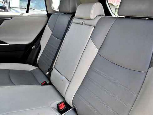 Used 2019 Toyota RAV4 Limited w/ Advanced Technology Package FWD image 13