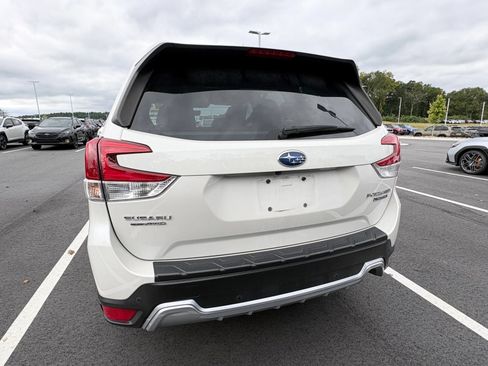 Used 2023 Subaru Forester Touring AWD/4WD image 5