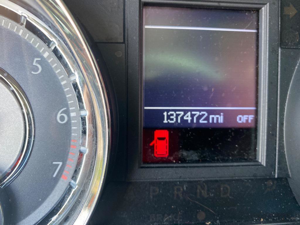 Used 2012 Chrysler Town & Country Touring-L w/ Entertainment Group #2 FWD image 9