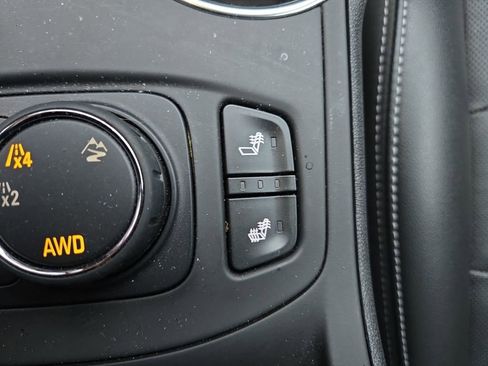 Used 2023 GMC Terrain SLT image 30