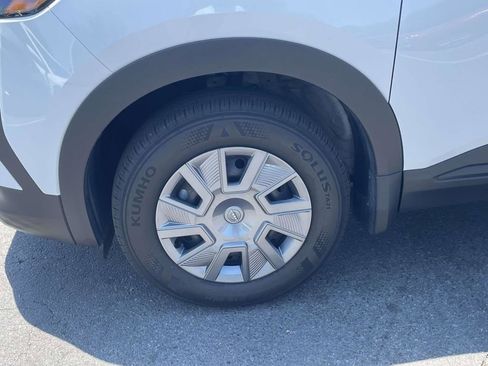 Used 2025 Nissan Kicks S AWD/4WD image 26