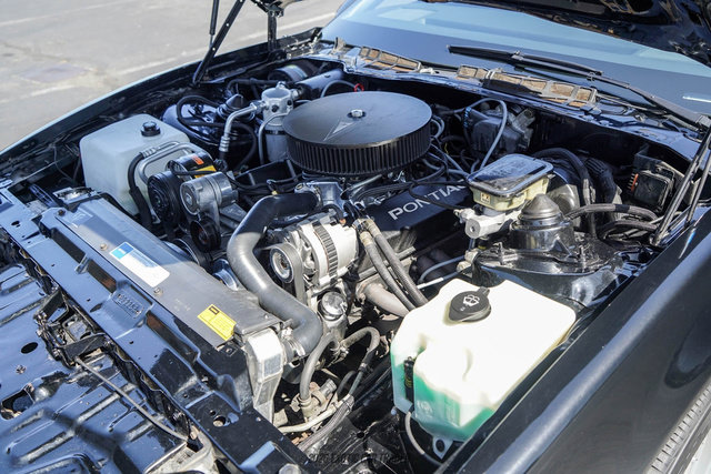 Used 1992 Pontiac Firebird Formula RWD image 16