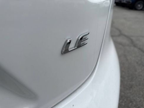 Used 2022 Toyota Corolla LE FWD image 31