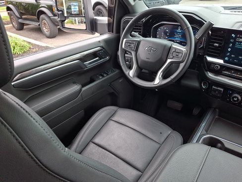 Used 2024 Chevrolet Silverado 2500 LTZ w/ LTZ Plus Package AWD/4WD image 13