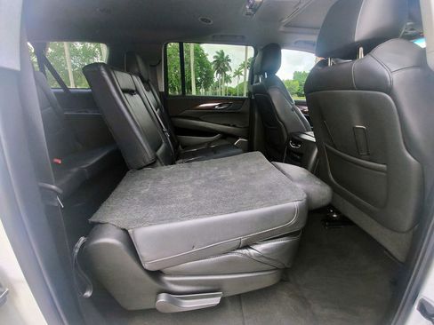 Used 2018 Cadillac Escalade ESV Premium Luxury AWD/4WD image 35