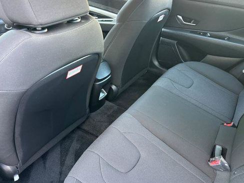 Certified 2026 Hyundai Elantra SE FWD image 12