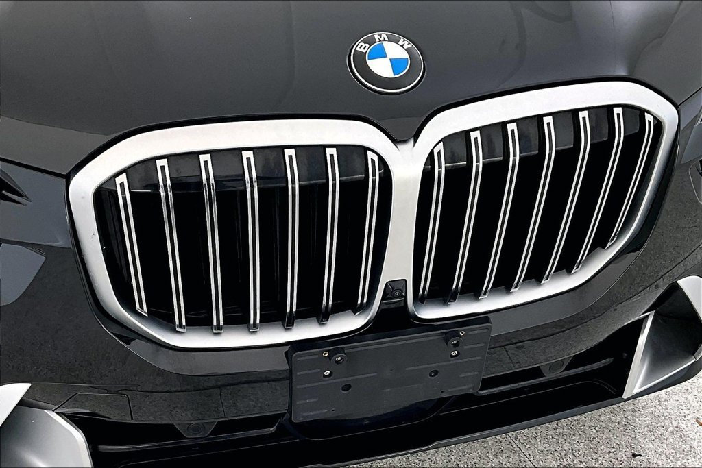Used 2026 BMW X7 xDrive40i AWD/4WD image 32