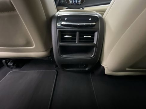 Used 2018 Cadillac XT5 Premium Luxury image 78