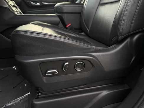 Used 2023 GMC Yukon Denali AWD/4WD image 13