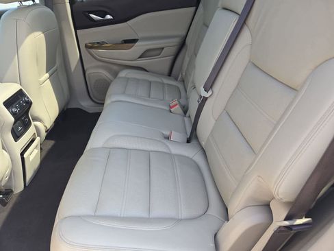 Used 2018 GMC Acadia Denali w/ Technology Package FWD image 19