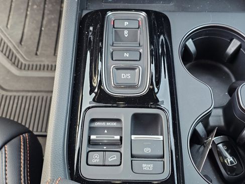 Used 2025 Honda Pilot TrailSport image 27