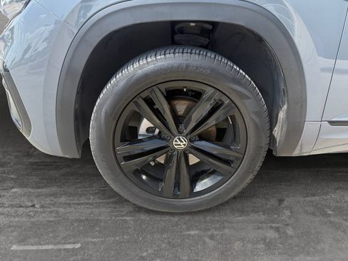 Used 2023 Volkswagen Atlas Cross Sport SEL R-Line AWD/4WD image 9