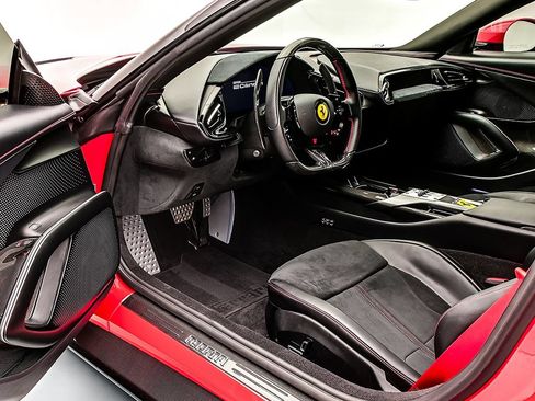 Certified 2025 Ferrari 12Cilindri RWD image 10