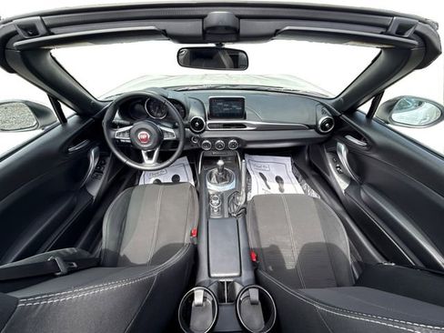 Used 2017 FIAT 124 Spider Classica RWD image 26