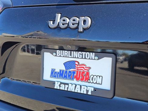 Used 2019 Jeep Cherokee Latitude Plus image 19