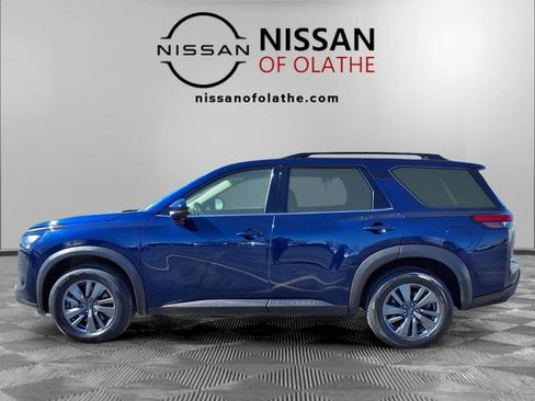 Used 2024 Nissan Pathfinder SV FWD image 20