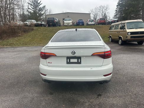 Used 2019 Volkswagen Jetta GLI image 4