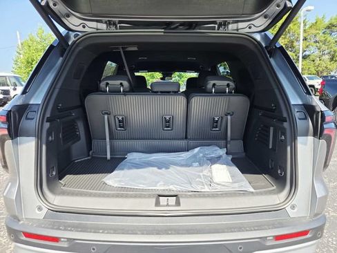 New 2026 Chevrolet Traverse LT w/ LPO, Floor Liner Package AWD/4WD image 11