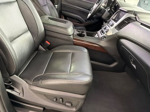 Used 2019 GMC Yukon SLT w/ Premium Edition AWD/4WD image 26