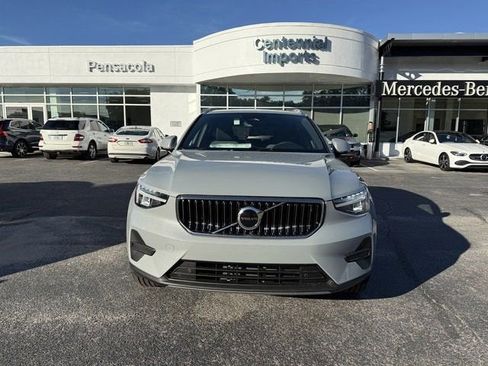 New 2025 Volvo XC40 B5 Core image 8