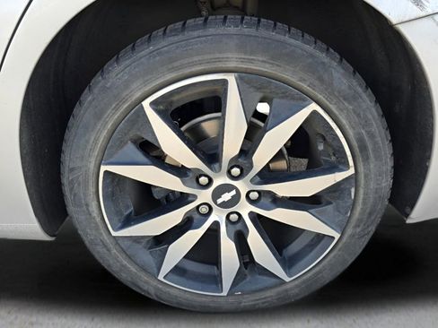 Used 2017 Chevrolet Malibu LT w/ Leather Package image 9