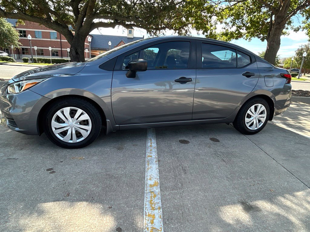 Used 2020 Nissan Versa S FWD image 3