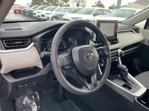 Used 2025 Toyota RAV4 XLE image 11