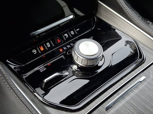 Used 2024 Jeep Wagoneer L Series II w/ Flexible Seating Group image 26