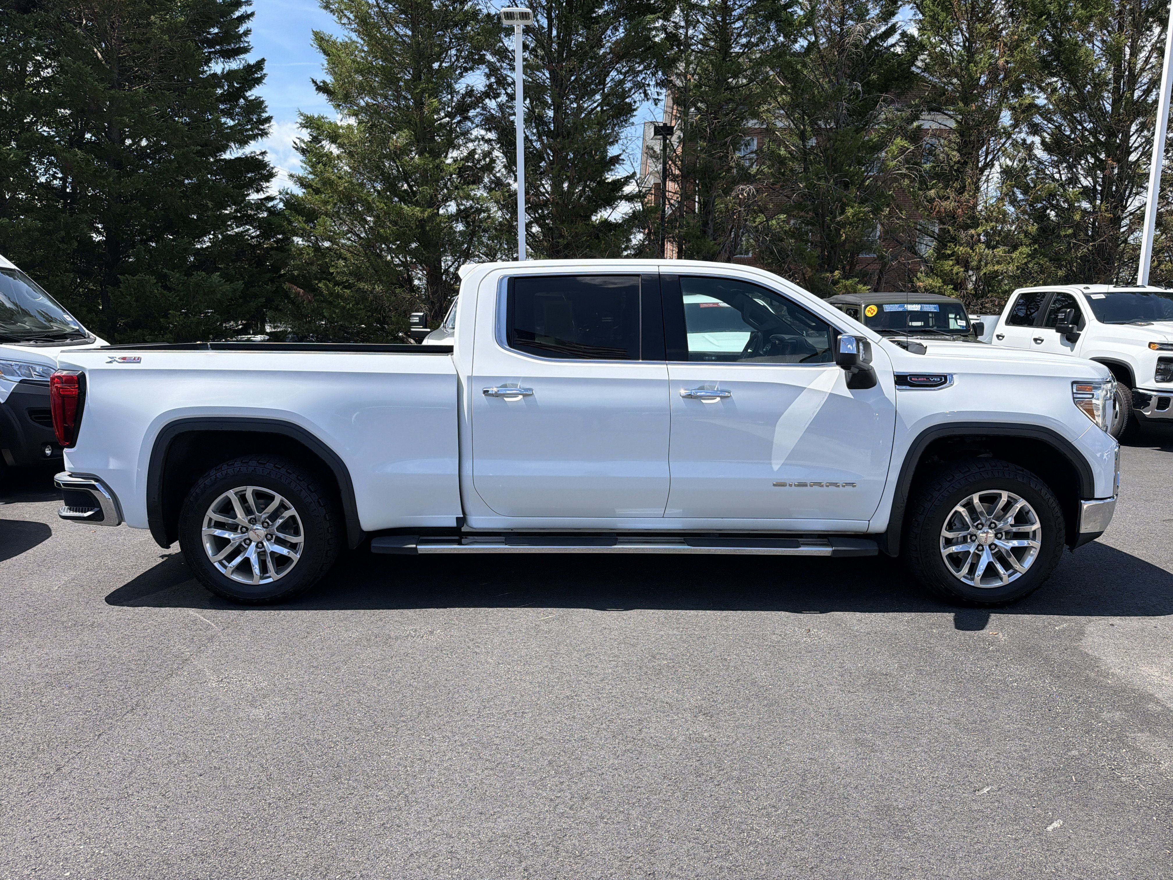 Used 2021 GMC Sierra 1500 SLT w/ SLT Premium Package AWD/4WD image 10