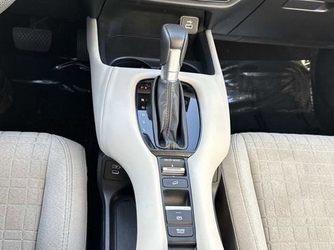Used 2024 Honda HR-V LX image 6