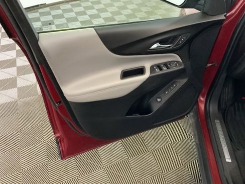 Used 2018 Chevrolet Equinox Premier image 28