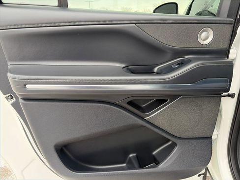 Used 2025 Lincoln Navigator L Reserve w/ Jet Appearance Package image 22