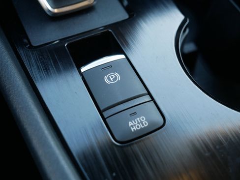 Certified 2022 Nissan Rogue SV image 32