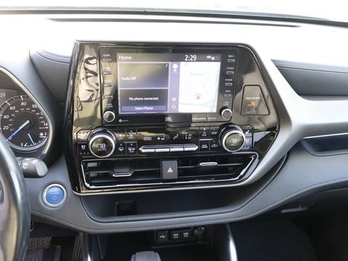 Used 2021 Toyota Highlander Limited image 27