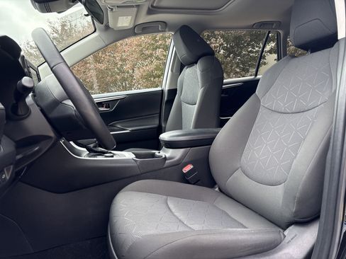 Certified 2022 Toyota RAV4 XLE w/ Convenience Package AWD/4WD image 15