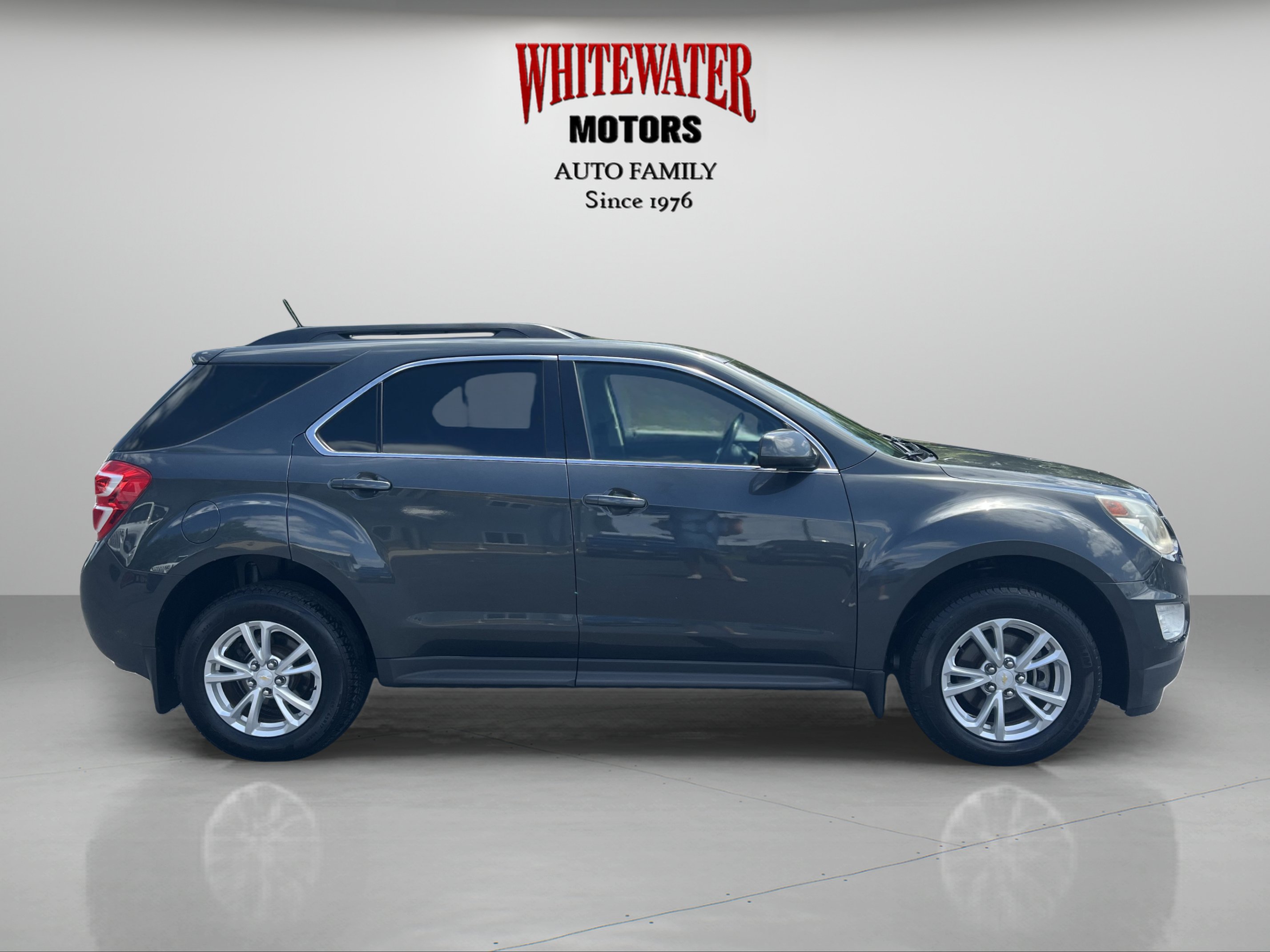 Used 2017 Chevrolet Equinox LT w/ Convenience Package FWD image 6