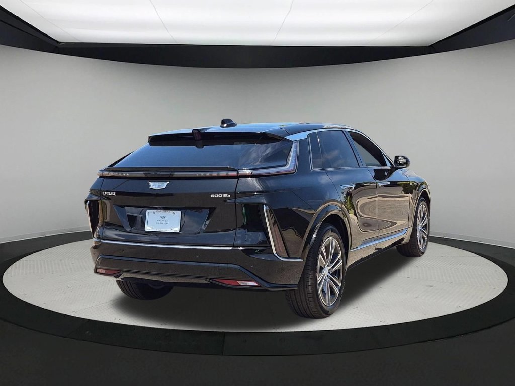 Used 2026 Cadillac Lyriq Luxury AWD/4WD image 5