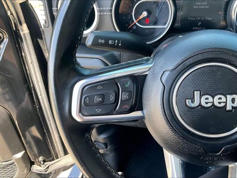 Used 2022 Jeep Gladiator Overland w/ Popular Equipment Package AWD/4WD image 18