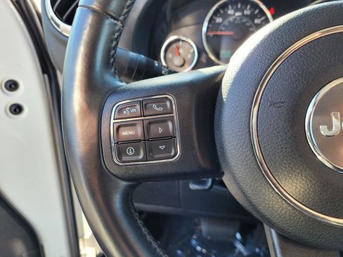 Used 2013 Jeep Wrangler Sahara w/ Connectivity Group image 32