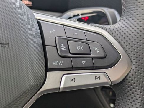 New 2026 Volkswagen Tiguan SE R-Line FWD image 28