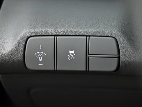 Used 2024 Hyundai Elantra SEL w/ Convenience Package FWD image 15