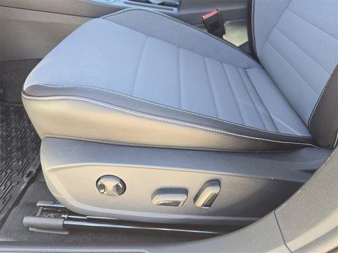 New 2026 Volkswagen Jetta SE image 18